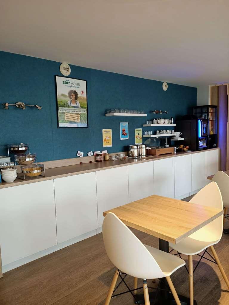 Brit Hotel Les Alizes بورنيك المطعم الصورة